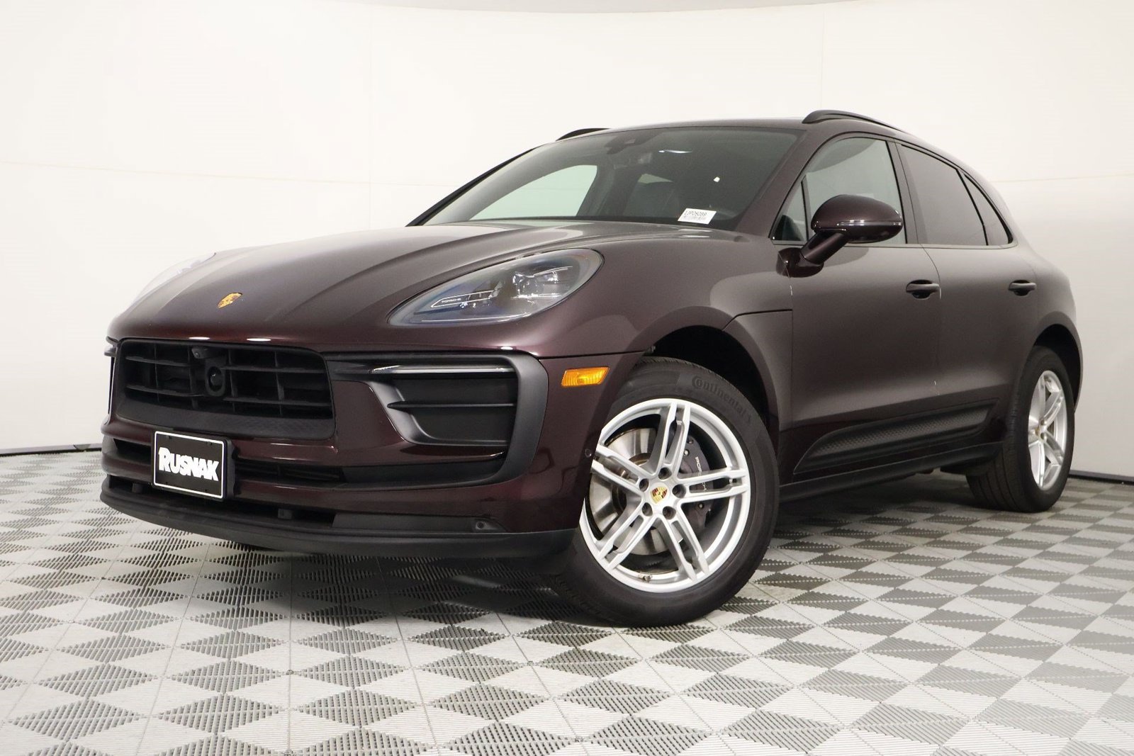 Certified 2023 Porsche Macan AWD/4WD image 35
