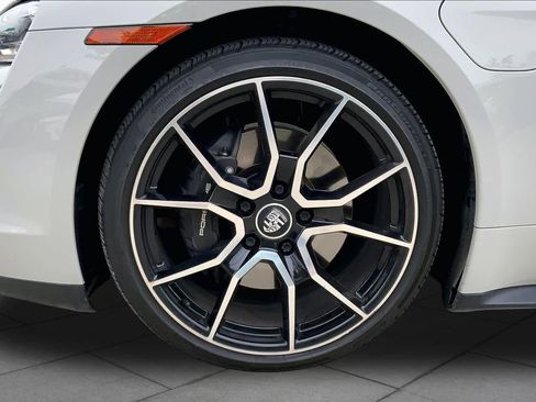 Used 2022 Porsche Taycan RWD image 9
