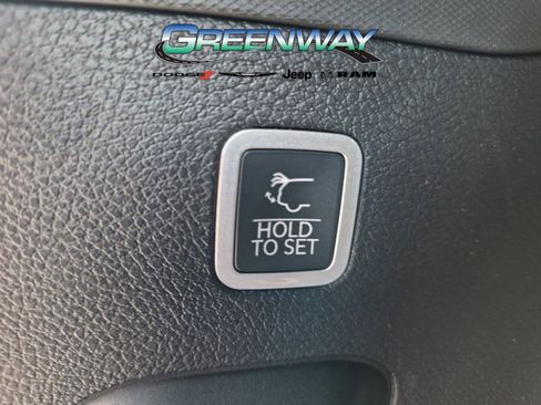 Used 2026 Jeep Grand Wagoneer Limited AWD/4WD image 35