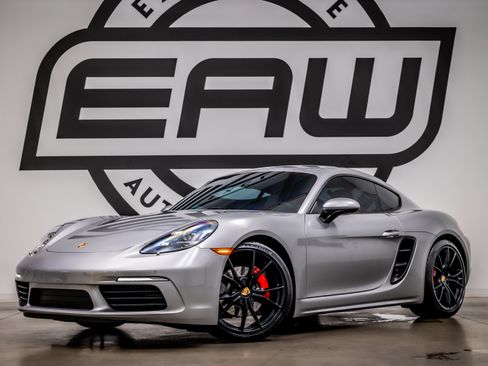 Used 2025 Porsche 718 Cayman RWD image 1