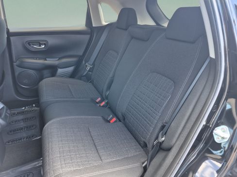 Used 2023 Honda HR-V LX image 16