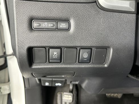 Used 2023 Nissan Murano SV image 25