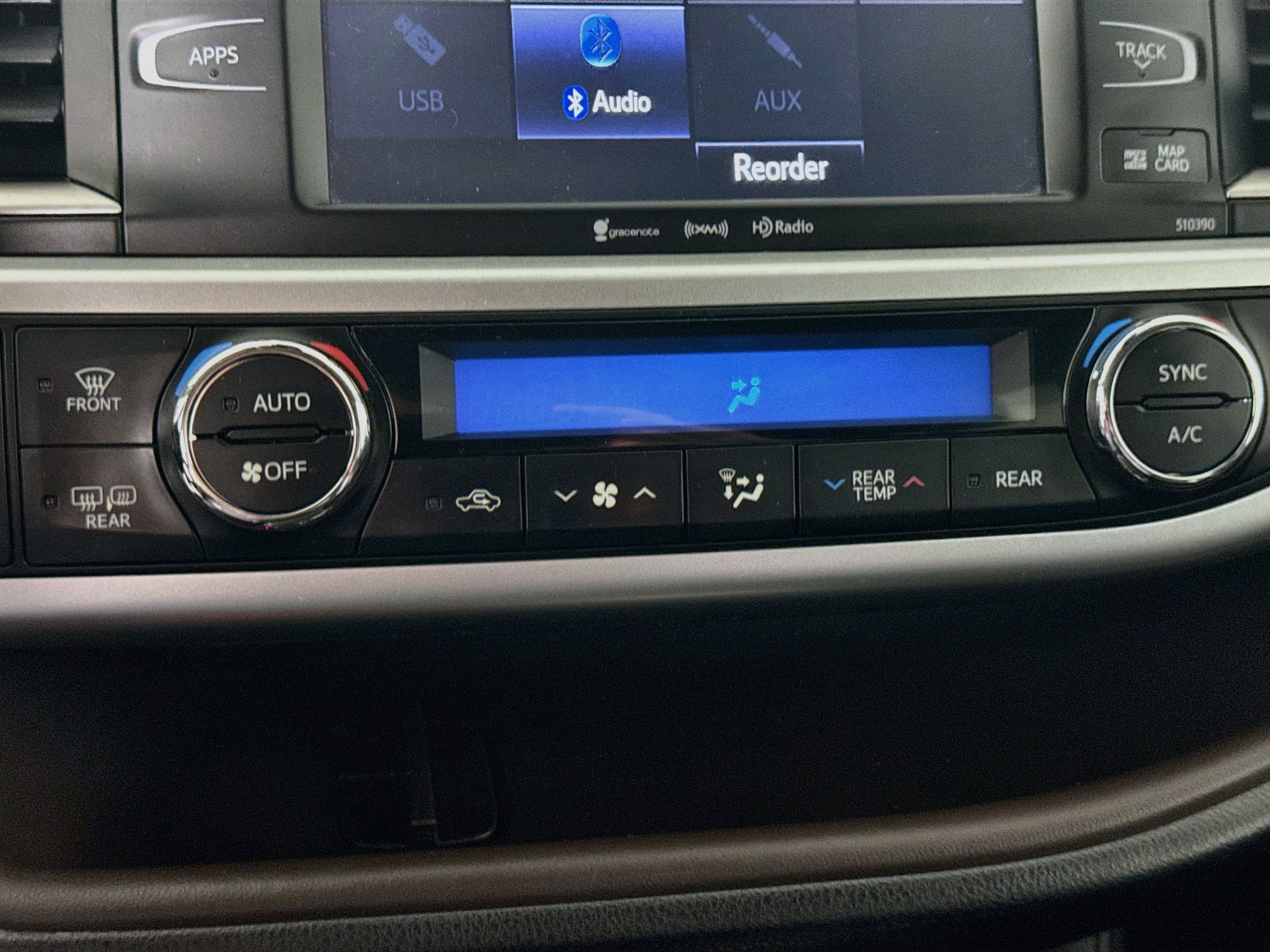 Certified 2019 Toyota Highlander XLE AWD/4WD image 17