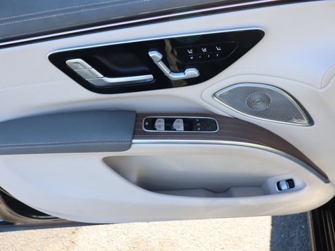 Used 2023 Mercedes-Benz EQS 580 4MATIC Sedan image 19