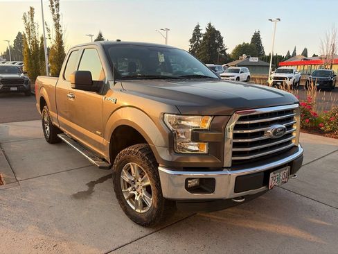 Used 2016 Ford F150 XLT w/ Equipment Group 302A Luxury AWD/4WD image 6