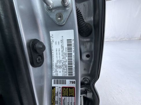Used 2022 Toyota Tacoma SR5 AWD/4WD image 16