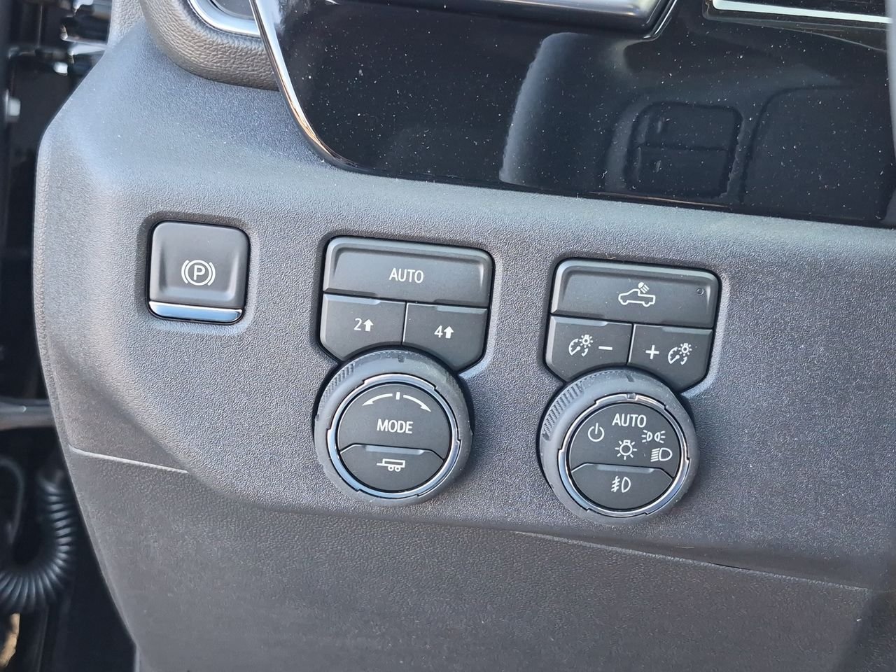 New 2026 Chevrolet Silverado 1500 RST w/ LPO, Dark Essentials Package AWD/4WD image 18