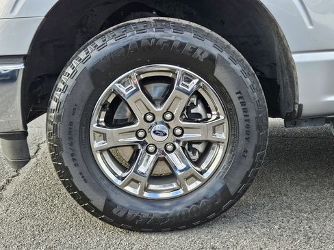 Used 2023 Ford F150 Lariat w/ Trailer Tow Package image 14