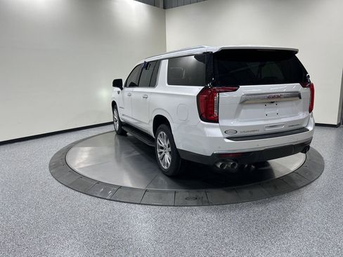 Used 2022 GMC Yukon XL Denali AWD/4WD image 9