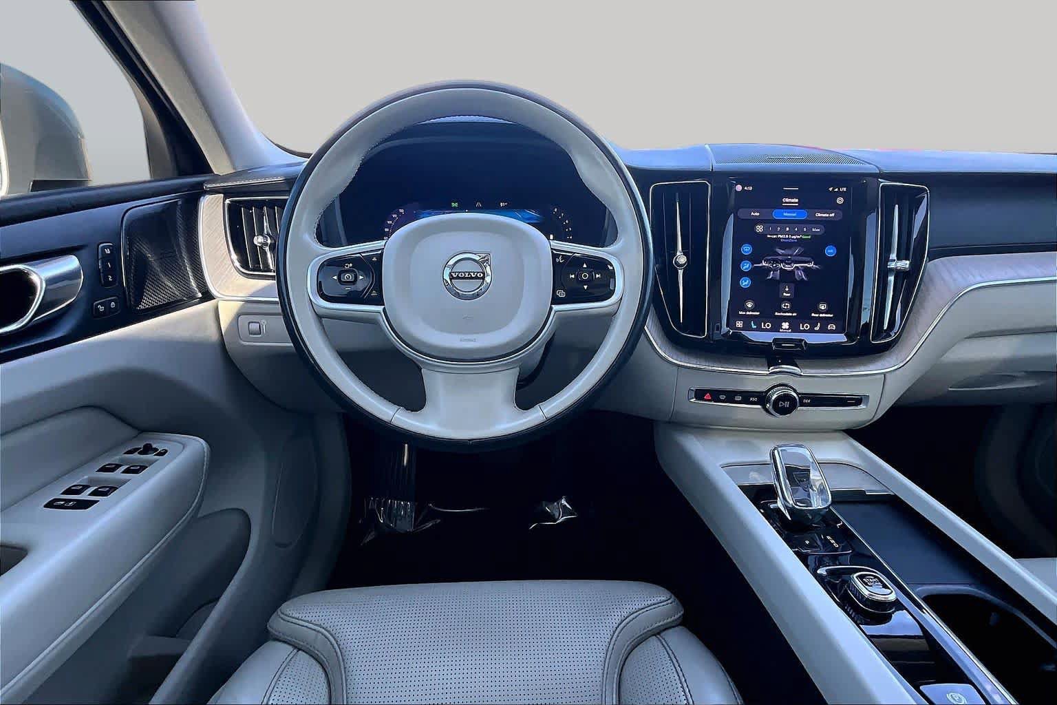 Used 2022 Volvo XC60 B5 Inscription w/ Advanced Package FWD image 6