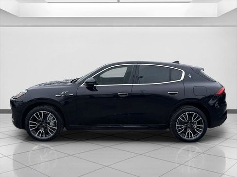 Used 2023 Maserati Grecale GT image 3