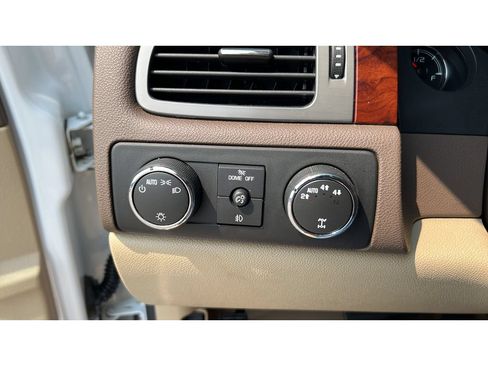 Used 2009 Chevrolet Silverado 1500 LTZ w/ Safety Package AWD/4WD image 22