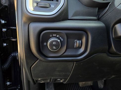 New 2026 RAM 2500 Big Horn AWD/4WD image 13