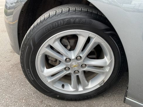 Used 2018 Chevrolet Cruze LT w/ Sun And Sound Package FWD image 44