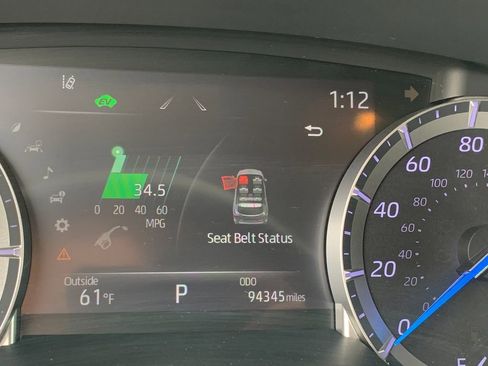 Used 2022 Toyota Highlander XLE AWD/4WD image 34