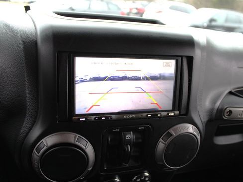 Used 2017 Jeep Wrangler Unlimited Sport w/ Quick Order Package 23S image 36