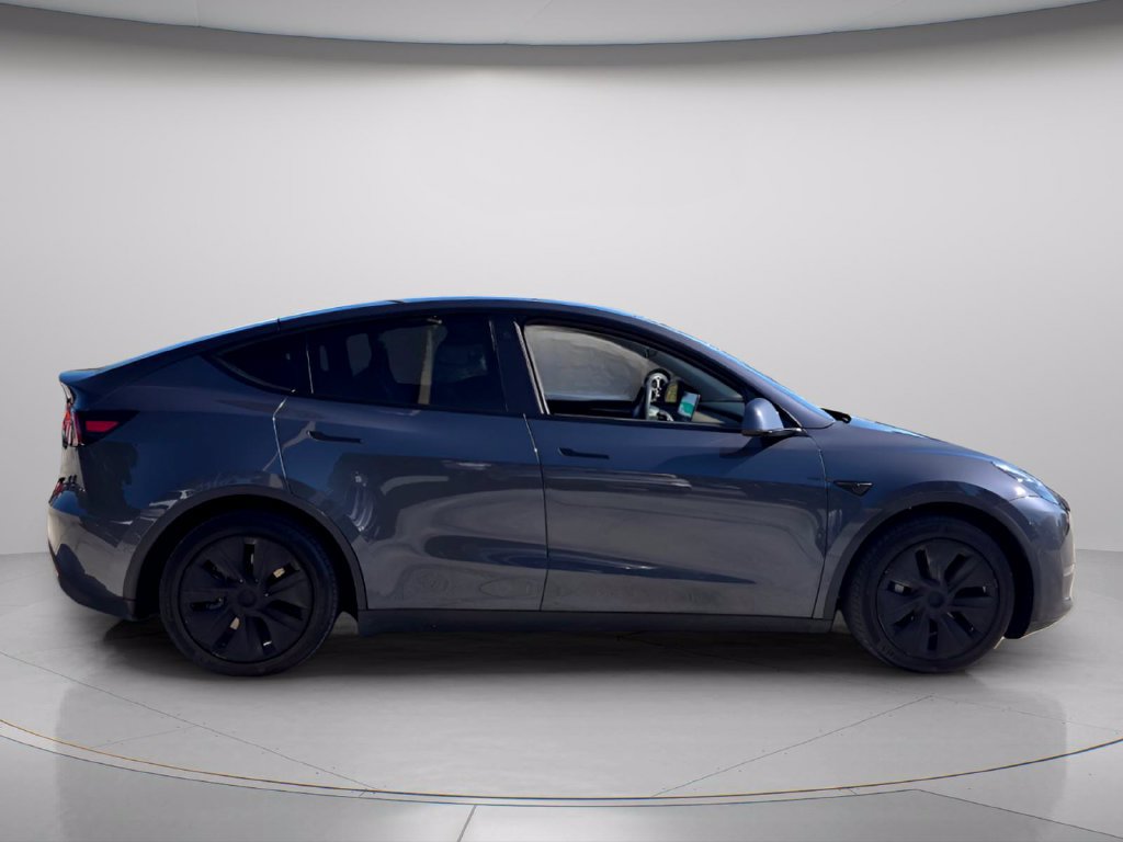 Used 2022 Tesla Model Y Long Range AWD/4WD image 7