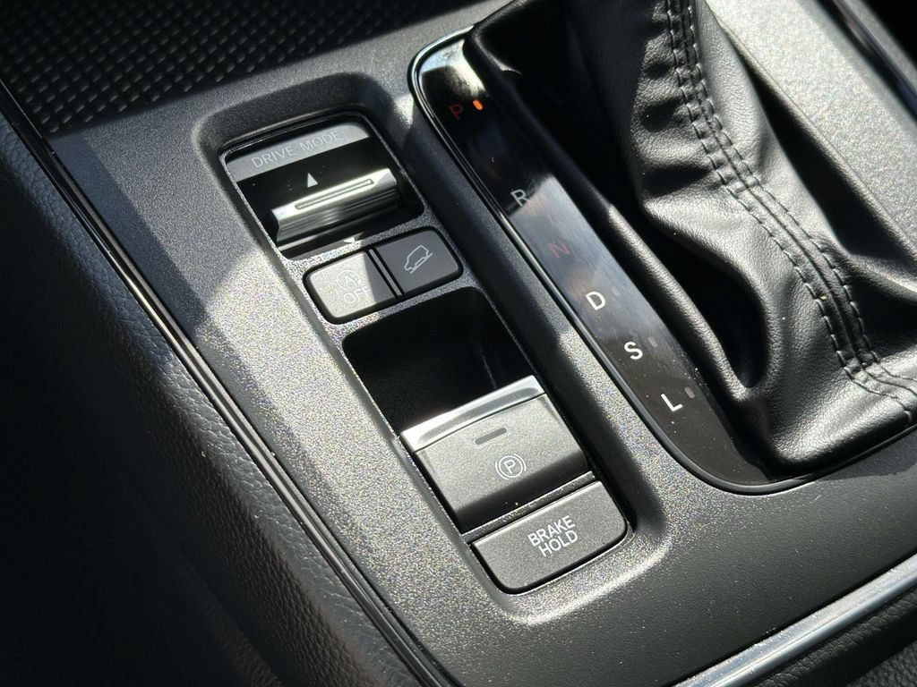 Used 2025 Honda CR-V LX image 29