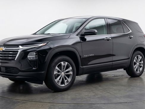 Used 2025 Chevrolet Equinox LT image 3