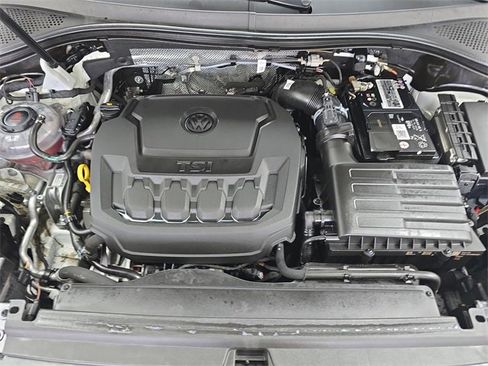 Used 2022 Volkswagen Tiguan S image 29