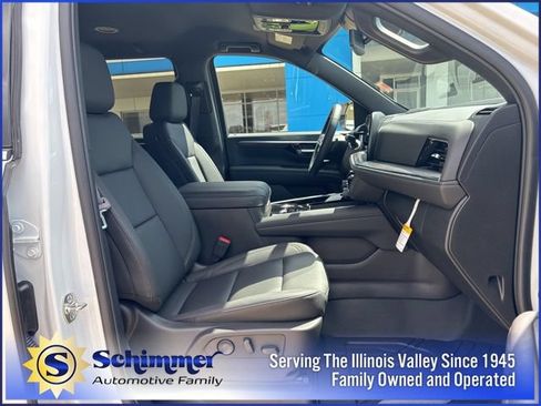 New 2026 Chevrolet Suburban LT w/ Comfort Package AWD/4WD image 23