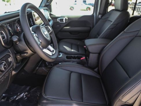 New 2026 Jeep Wrangler Unlimited Sahara AWD/4WD image 18