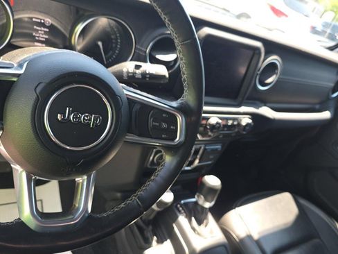 Used 2021 Jeep Wrangler Unlimited Sahara w/ Cold Weather Group AWD/4WD image 9
