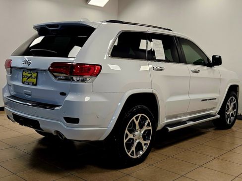 Used 2021 Jeep Grand Cherokee Overland AWD/4WD image 3