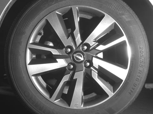 Used 2025 Nissan Versa SV FWD image 12