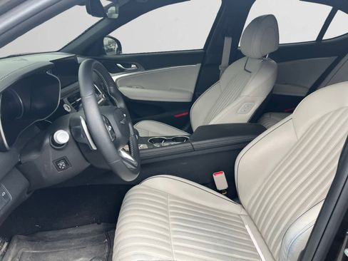 Used 2026 Genesis G70 3.3T Sport Prestige image 4