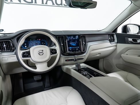Certified 2025 Volvo XC60 B5 Plus w/ Protection Package Premier image 16