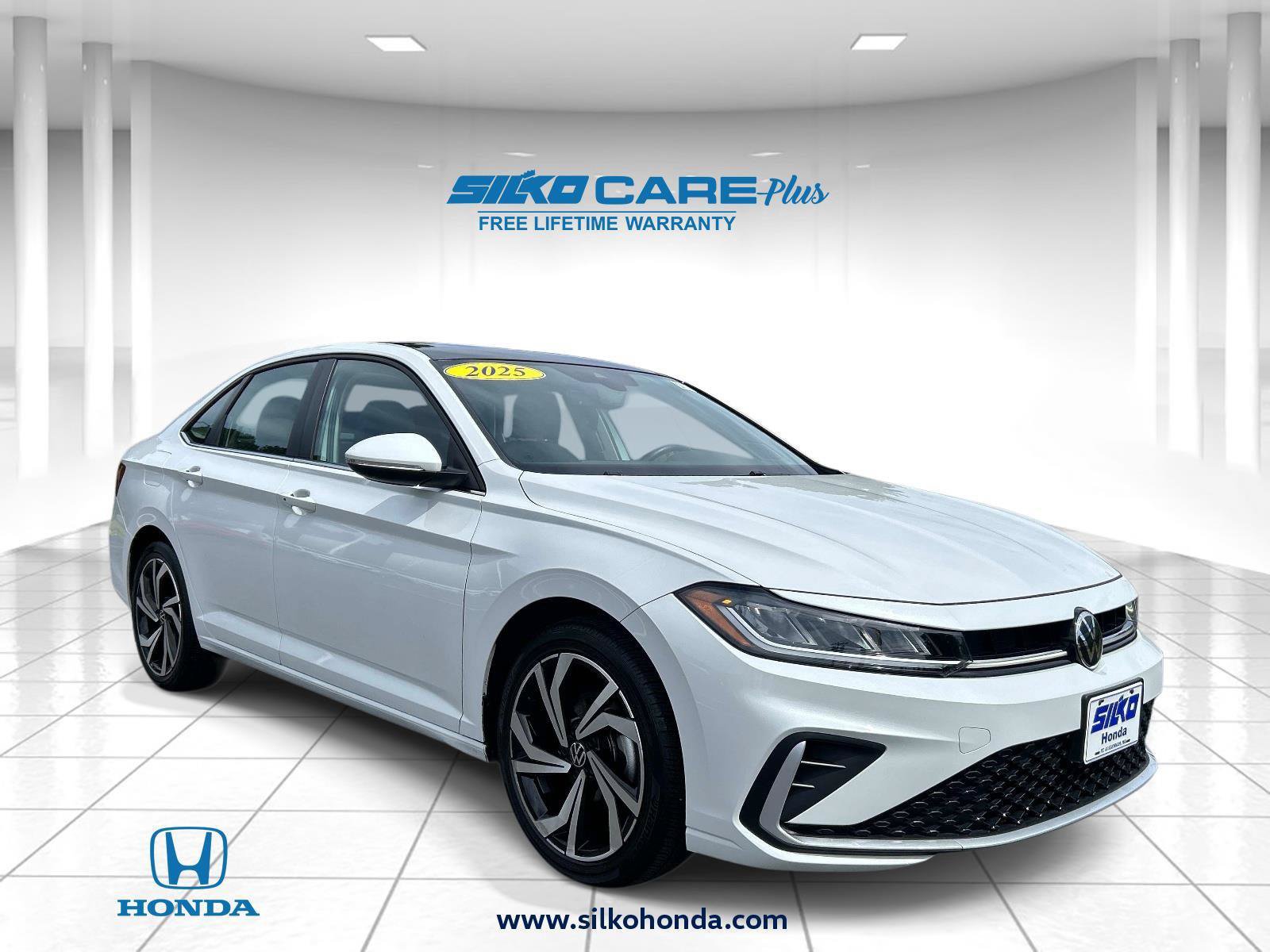 Used 2025 Volkswagen Jetta SEL FWD image 1