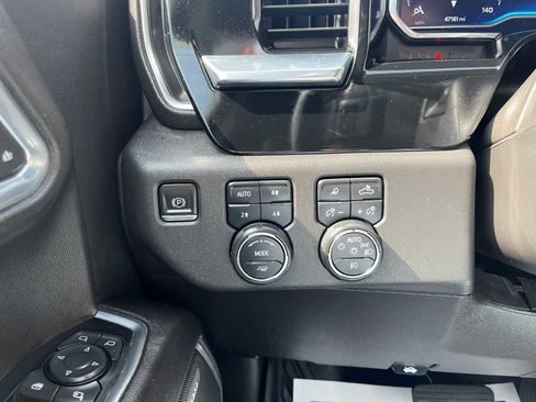 Used 2022 Chevrolet Silverado 1500 LTZ AWD/4WD image 14