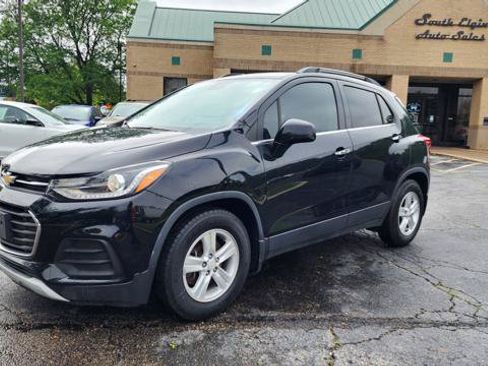 Used 2017 Chevrolet Trax LT w/ LT Convenience Package FWD image 12