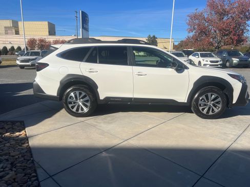 Certified 2024 Subaru Outback Premium image 6