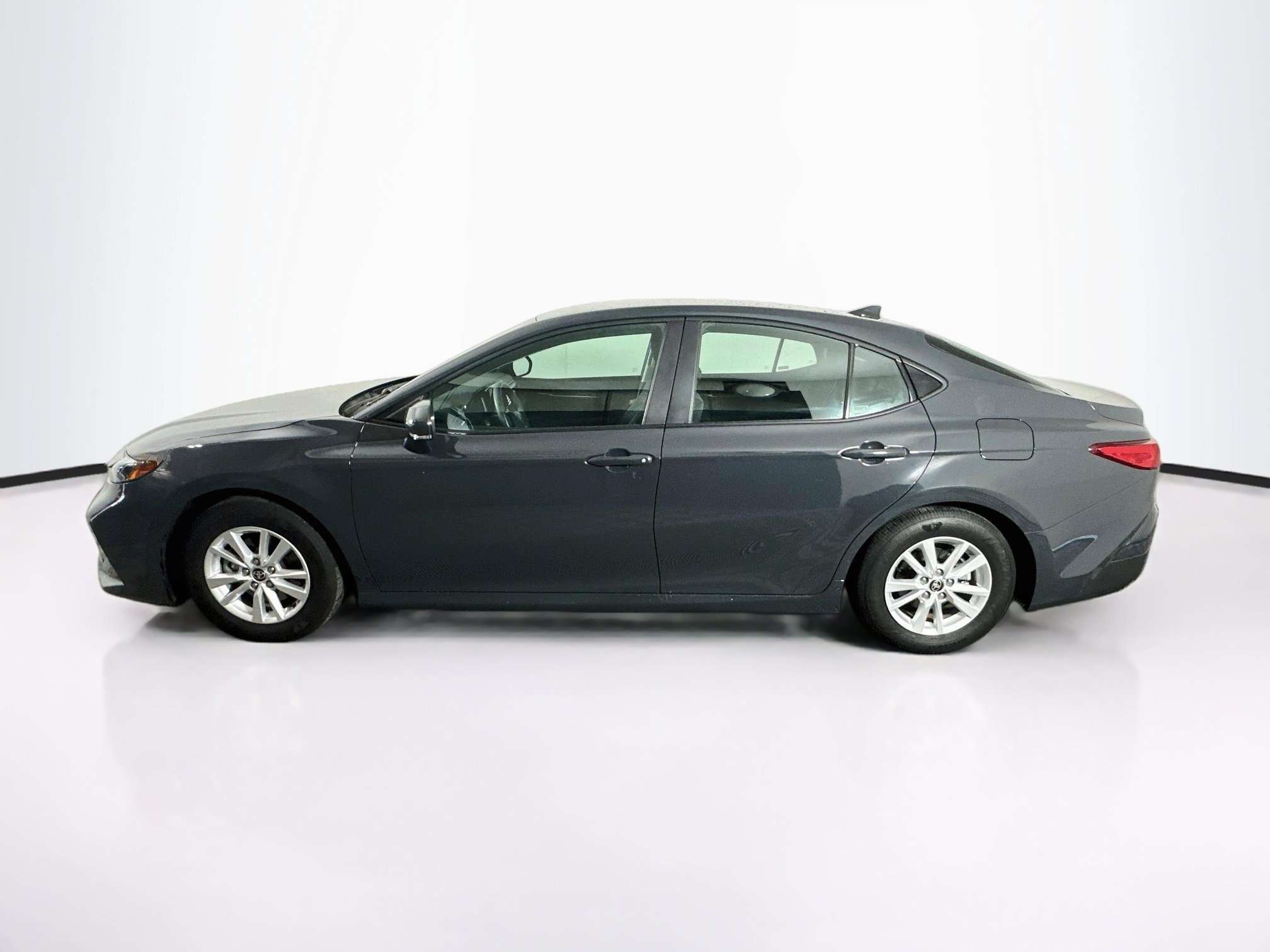 Used 2026 Toyota Camry LE FWD image 4