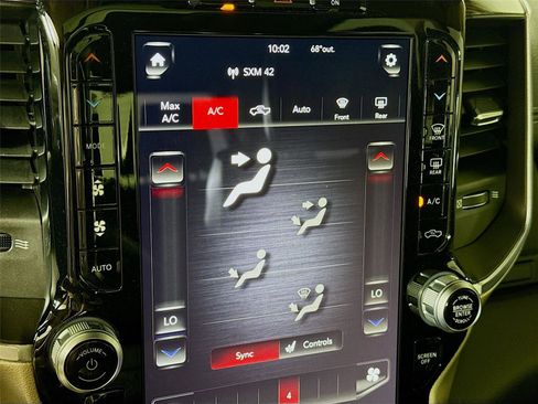 Used 2019 RAM 1500 Laramie AWD/4WD image 9