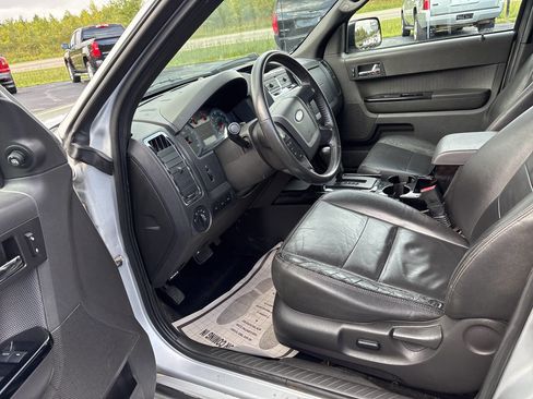 Used 2011 Ford Escape XLT w/ Sport Appearance Pkg image 7