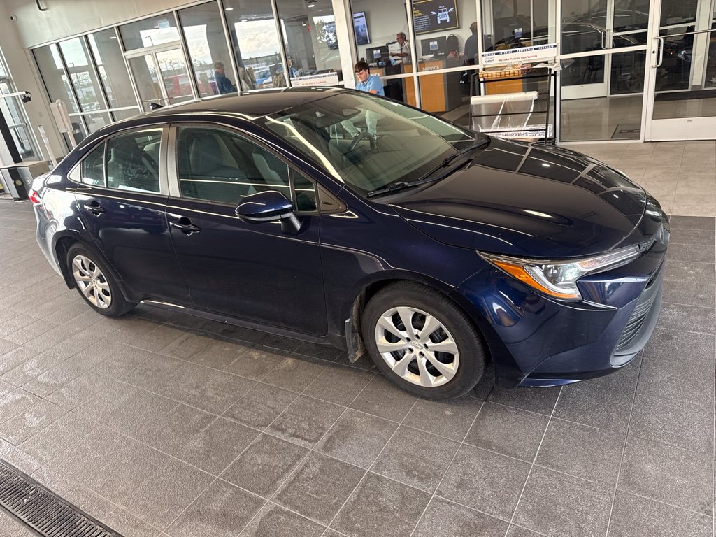 Used 2023 Toyota Corolla LE w/ Carpet Mat Package (TMS) FWD image 2