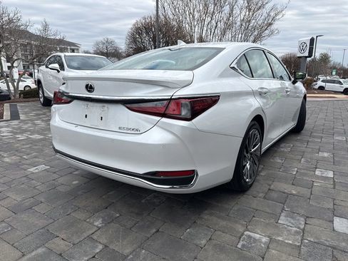 Certified 2024 Lexus ES 300h w/ Luxury Package image 3