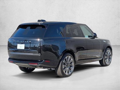 New 2026 Land Rover Range Rover SE image 2