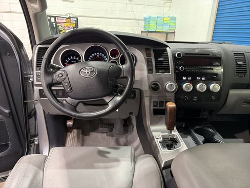 Used 2011 Toyota Tundra Limited w/ Memory Pkg AWD/4WD image 10
