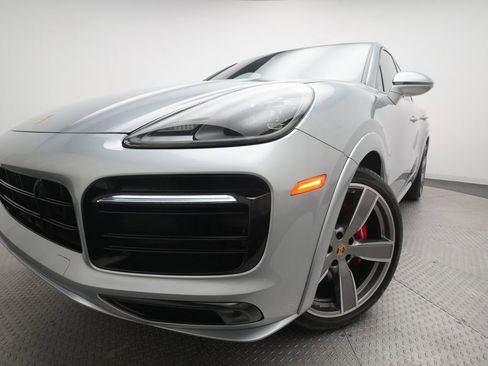 Certified 2023 Porsche Cayenne GTS AWD/4WD image 31