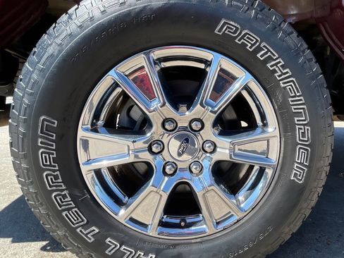 Used 2015 Ford F150 Lariat image 15