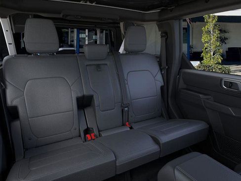 New 2025 Ford Bronco Outer Banks w/ Sasquatch Package image 11