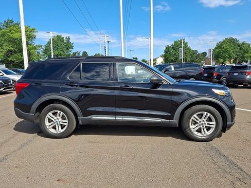 Used 2023 Ford Explorer XLT w/ Equipment Group 202A AWD/4WD image 7