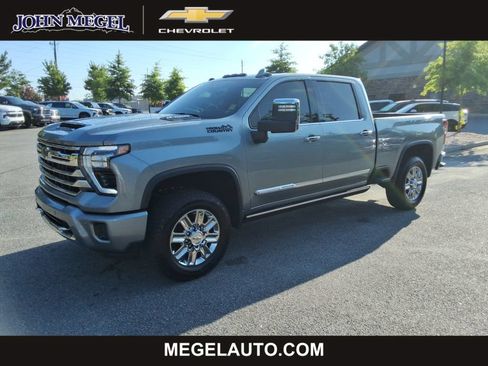 Used 2026 Chevrolet Silverado 2500 High Country w/ High Country Premium Package AWD/4WD image 1