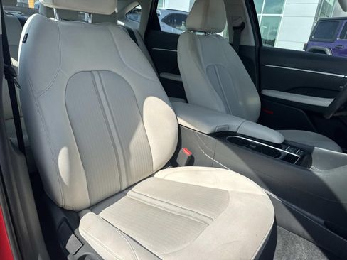 Used 2025 Hyundai Sonata SEL FWD image 11