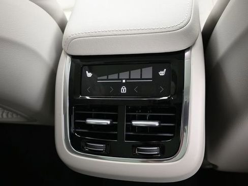 New 2026 Volvo XC60 B5 Ultra w/ Protection Package Premier AWD/4WD image 36