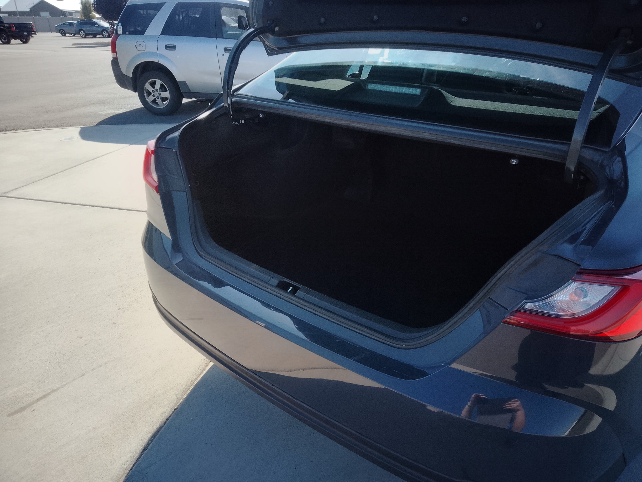 Used 2025 Toyota Camry LE FWD image 13